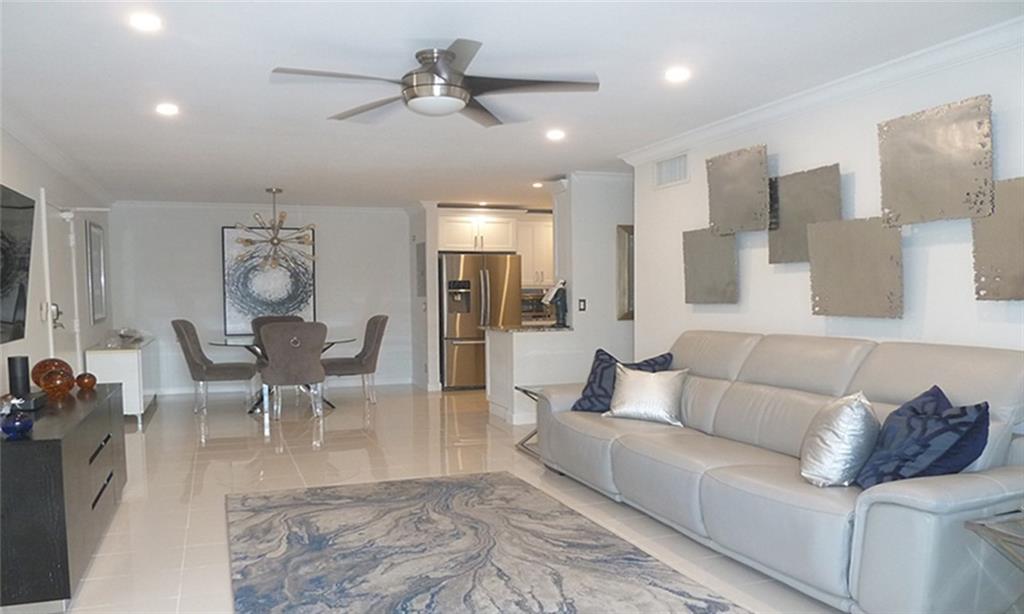 Bay Colony Club - Residential