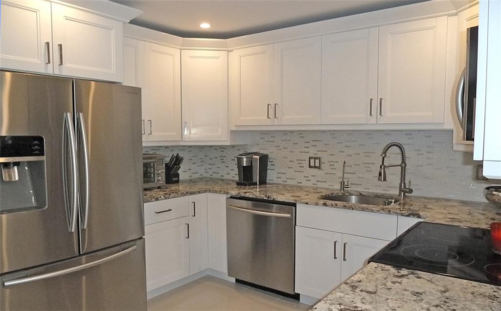 Bay Colony Club - Residential
