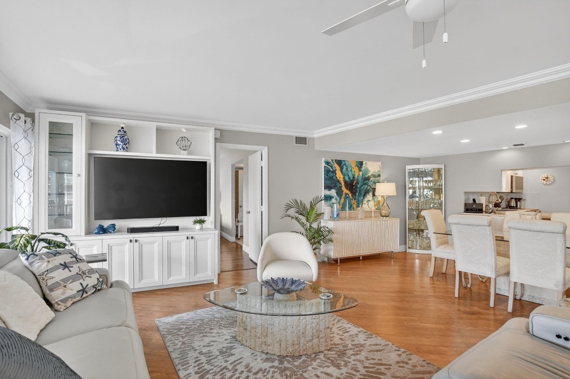 1537 E Hillsboro Boulevard 241