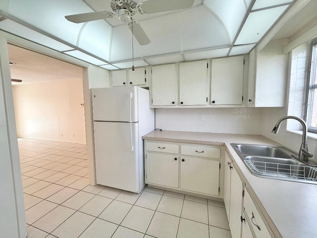 2556 Dudley Drive E D