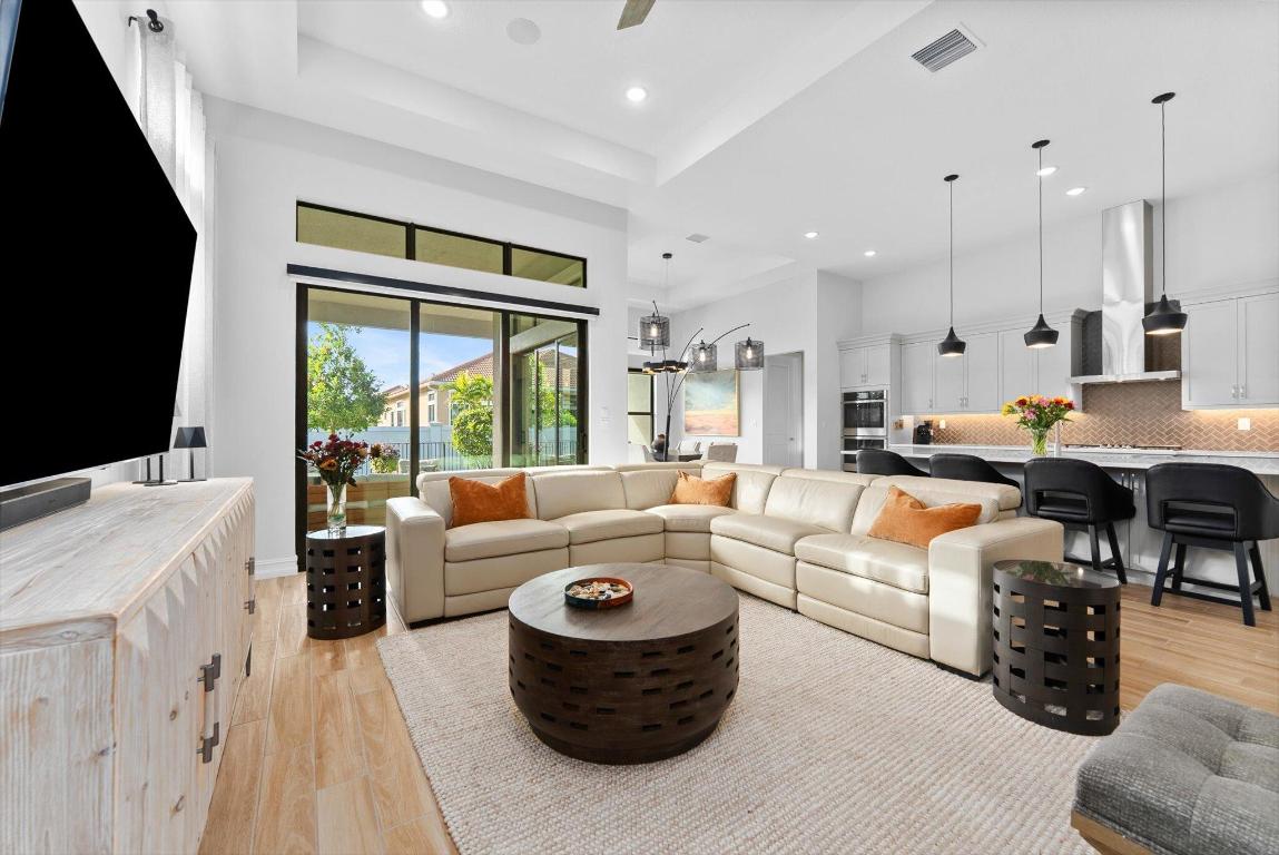 PARKLAND ROYALE - Residential