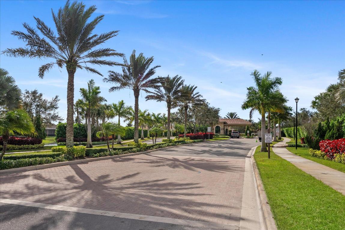 PARKLAND ROYALE - Residential