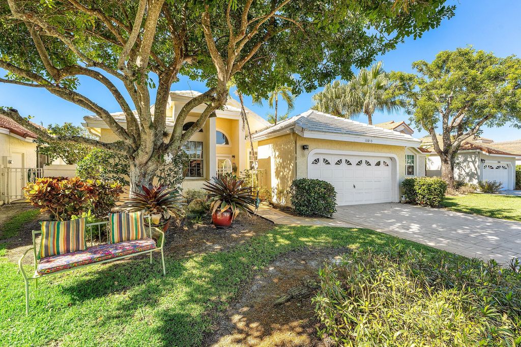 Photo of 13853 Palm Grove Place, Palm Beach Gardens, FL 33418 (MLS # R11160274)