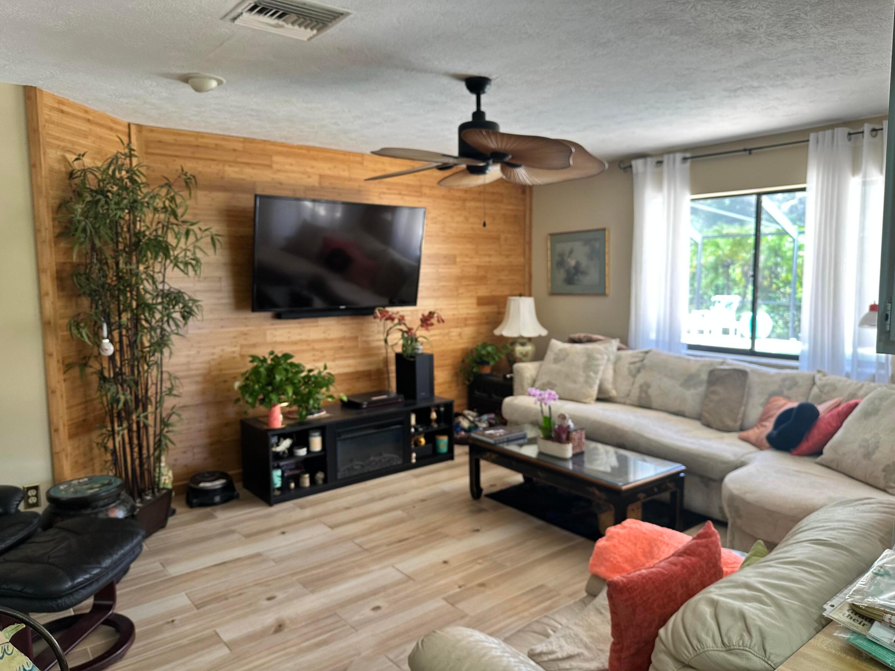TOWN AND COUNTRY ESTATES - Residential