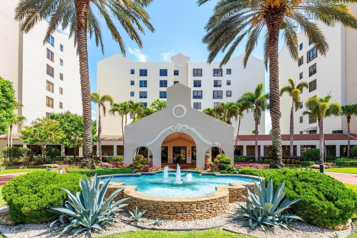 IMPERIAL ROYALE AT BOCA POINTE CONDO - Residential