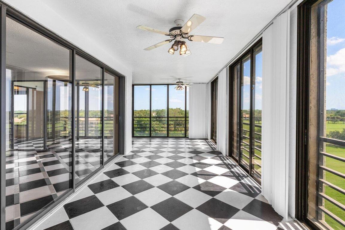 IMPERIAL ROYALE AT BOCA POINTE CONDO - Residential