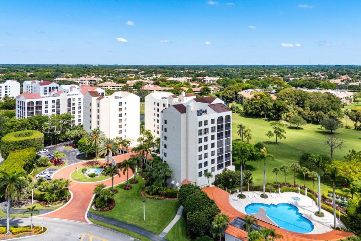 IMPERIAL ROYALE AT BOCA POINTE CONDO - Residential