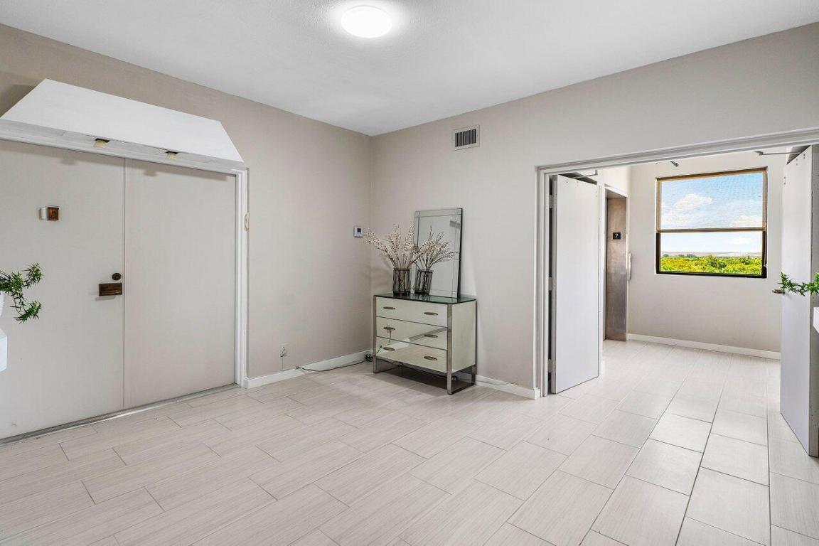 IMPERIAL ROYALE AT BOCA POINTE CONDO - Residential