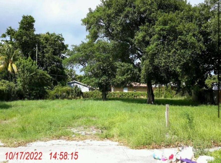 ZONED RD-1. PRICE INCLUDES BOTH PROPERTIES: 237 NW 11 ST POMPANO BEACH, FL 33060 AND227 NW 11 ST POMPANO BEACH, FL 33060