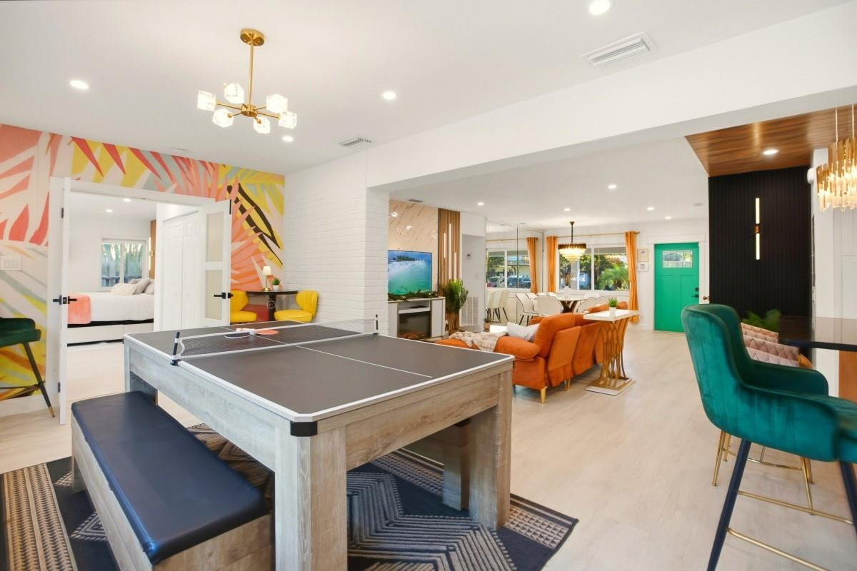 245 N Tradewinds Avenue