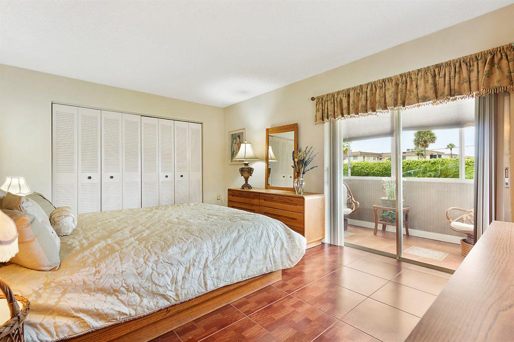 KINGS POINT FLANDERS CONDOS - Residential