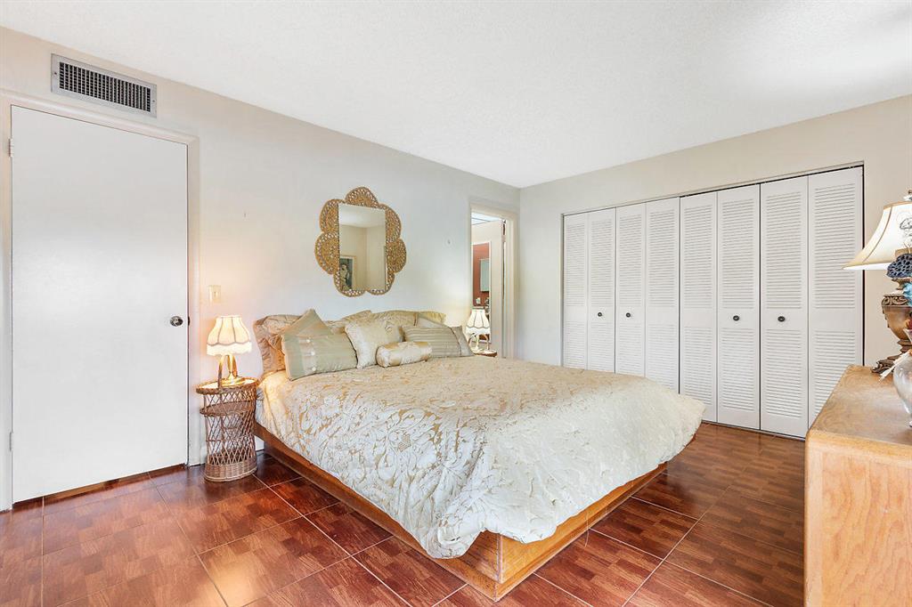 KINGS POINT FLANDERS CONDOS - Residential