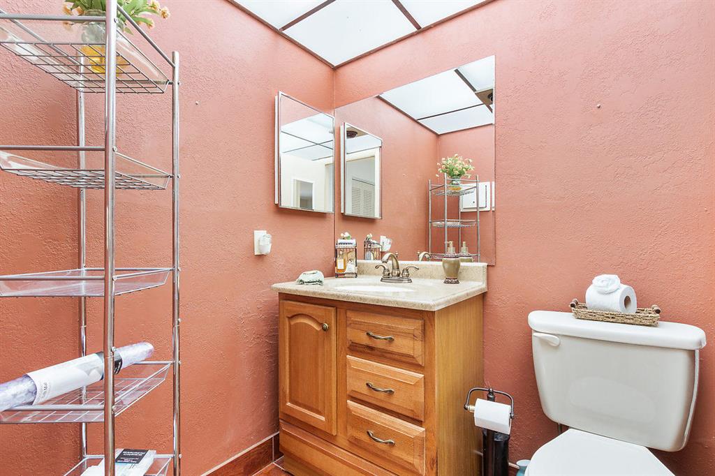 KINGS POINT FLANDERS CONDOS - Residential