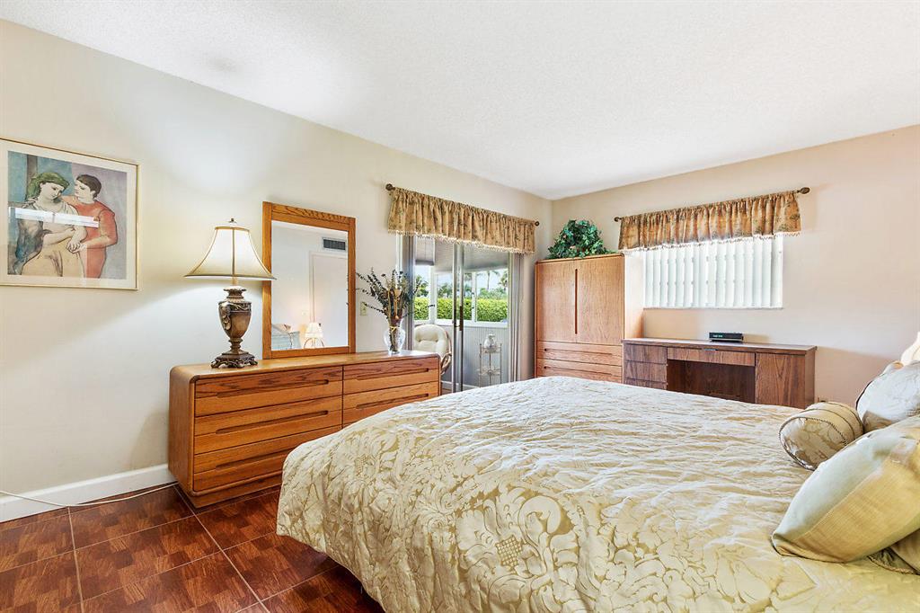 KINGS POINT FLANDERS CONDOS - Residential