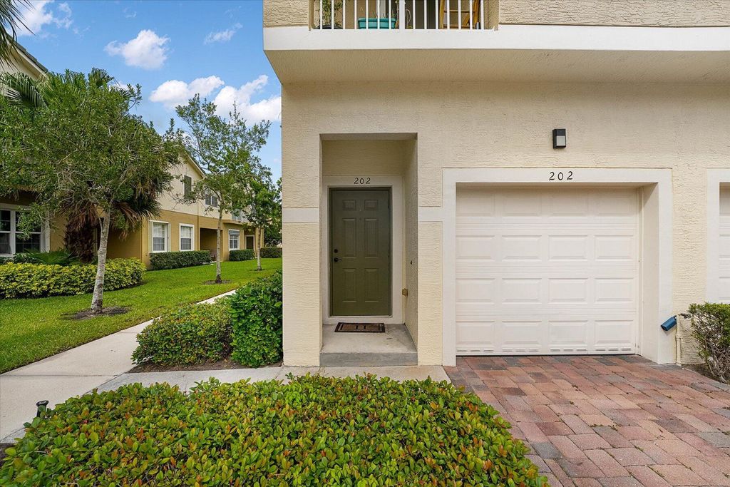 Photo of 1551 SE Hampshire Way #202, Stuart, FL 34994 (MLS # R10955261)