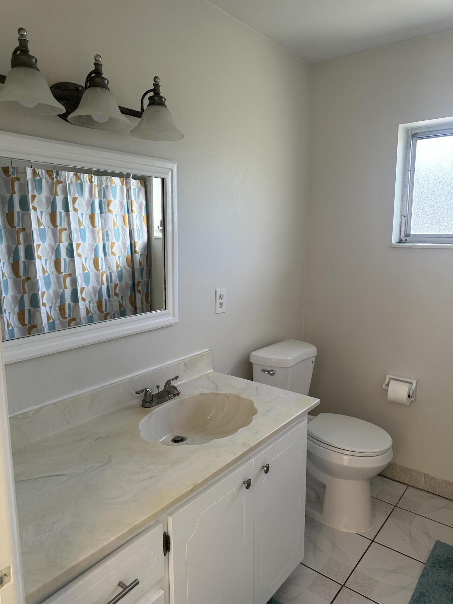 CRESTHAVEN VILLAS 7 CONDO - Residential