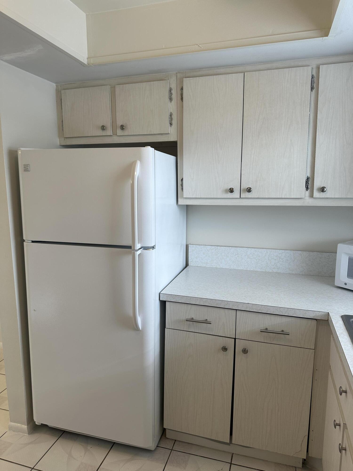 2911 W Ashley Dr Drive W J