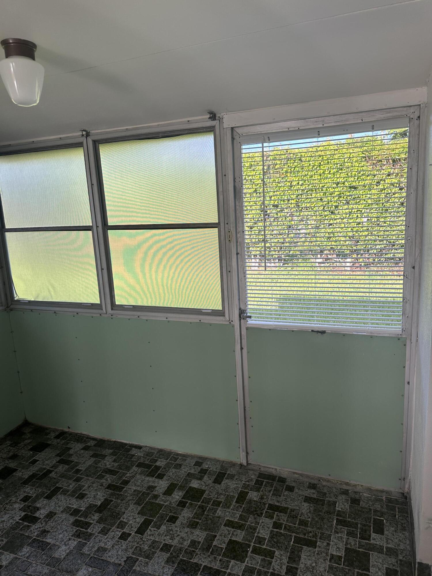 CRESTHAVEN VILLAS 7 CONDO - Residential