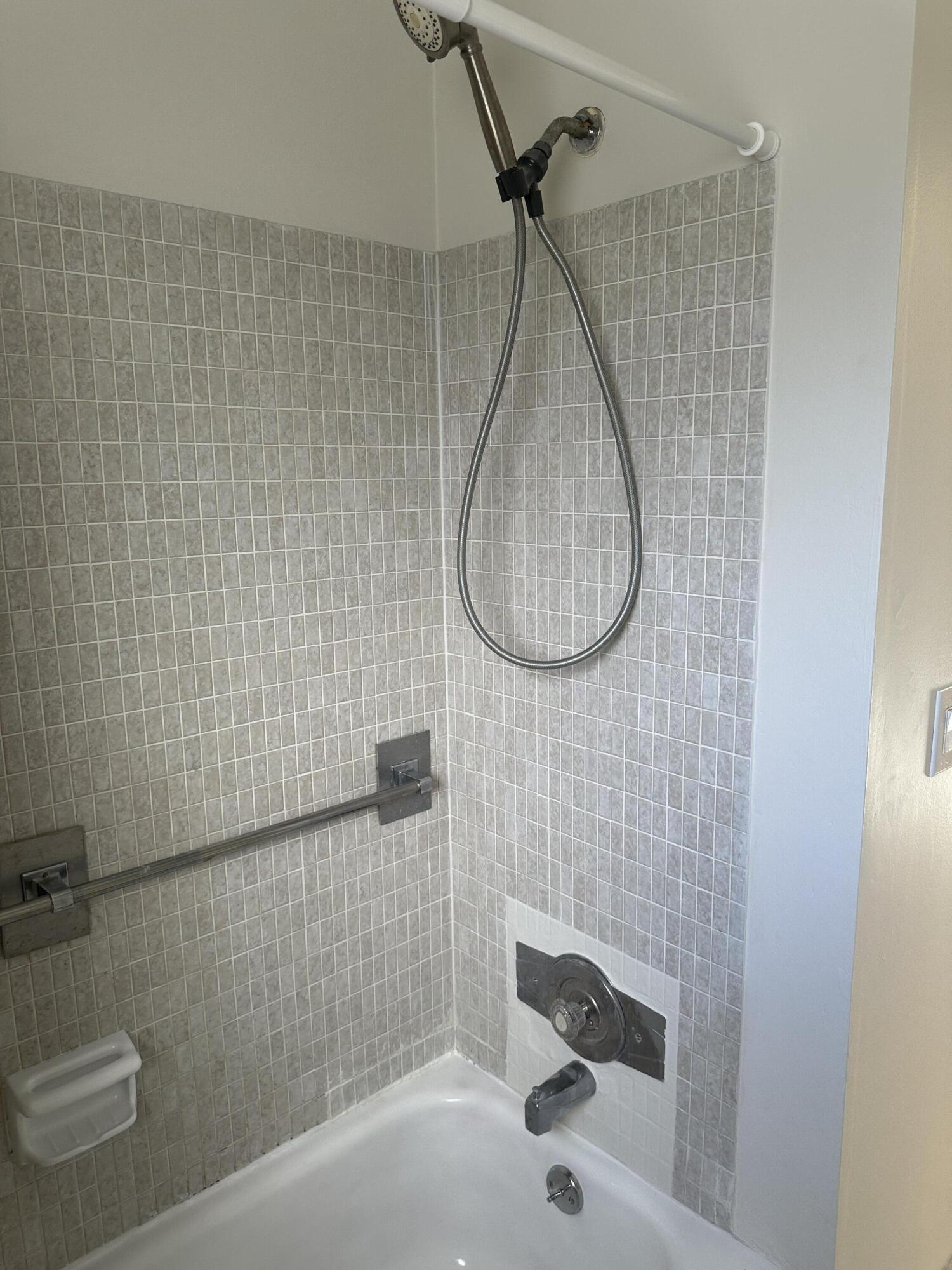 CRESTHAVEN VILLAS 7 CONDO - Residential