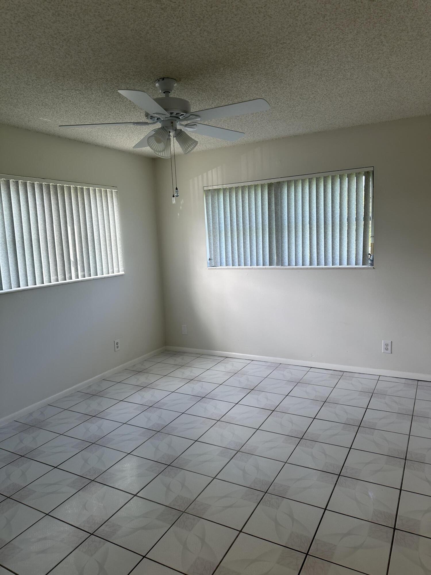 CRESTHAVEN VILLAS 7 CONDO - Residential