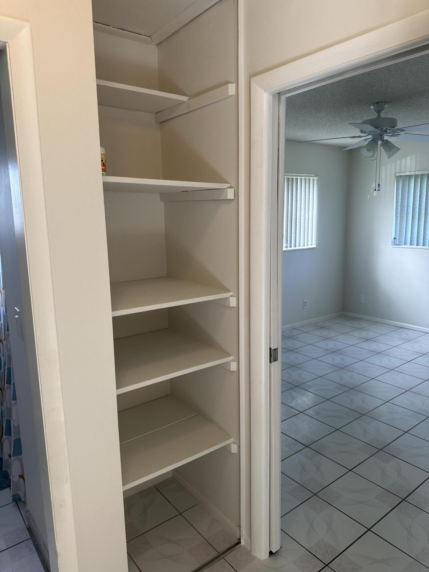 CRESTHAVEN VILLAS 7 CONDO - Residential