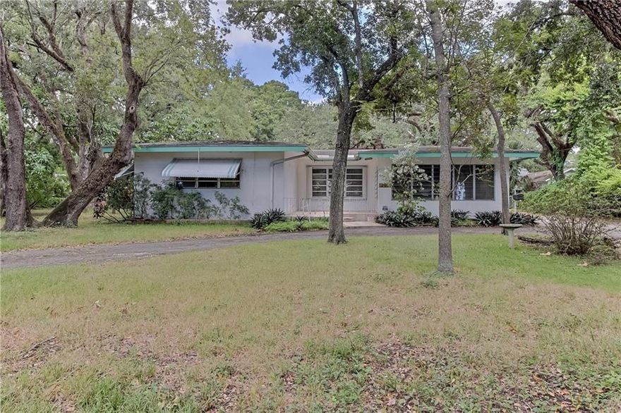 THIS PROPERTYF HAS BEEN DIVIDED INTO 3 LOTS ONLY.  THE FOLIO INFORMATION AND SQ FOOTAG IS WRONGWITH BROWARD COUNTY AND HAS NOT BEEN CHANGED YET.  THERE IS ONE CORNER LOT NOT INCLUDED IN THIS PROPERTY.    VERY UNIQUE PROPERTY.   PRIVATE PARADISE WITH MANY TREES.  TRUE OASIS.   CUSTOM BUILT ORIGINAL HOME WITH 2 MASTERS, LARGE BEDROOMS, EAT IN KITCHEN, LIVING DINING ROOM, FAMILY ROOM AND FLORIDA ROOM.  TONS OF ROOM ... ON HUGE OVERSIED PRIVATE LOT WITH 5 CAR GARAGE. 5 MINUTES TO DOWNTOWN, BEACH AIRPORT.    EMAIL  QUESTIONS TO  dsawchuk@a1flrealestate.com