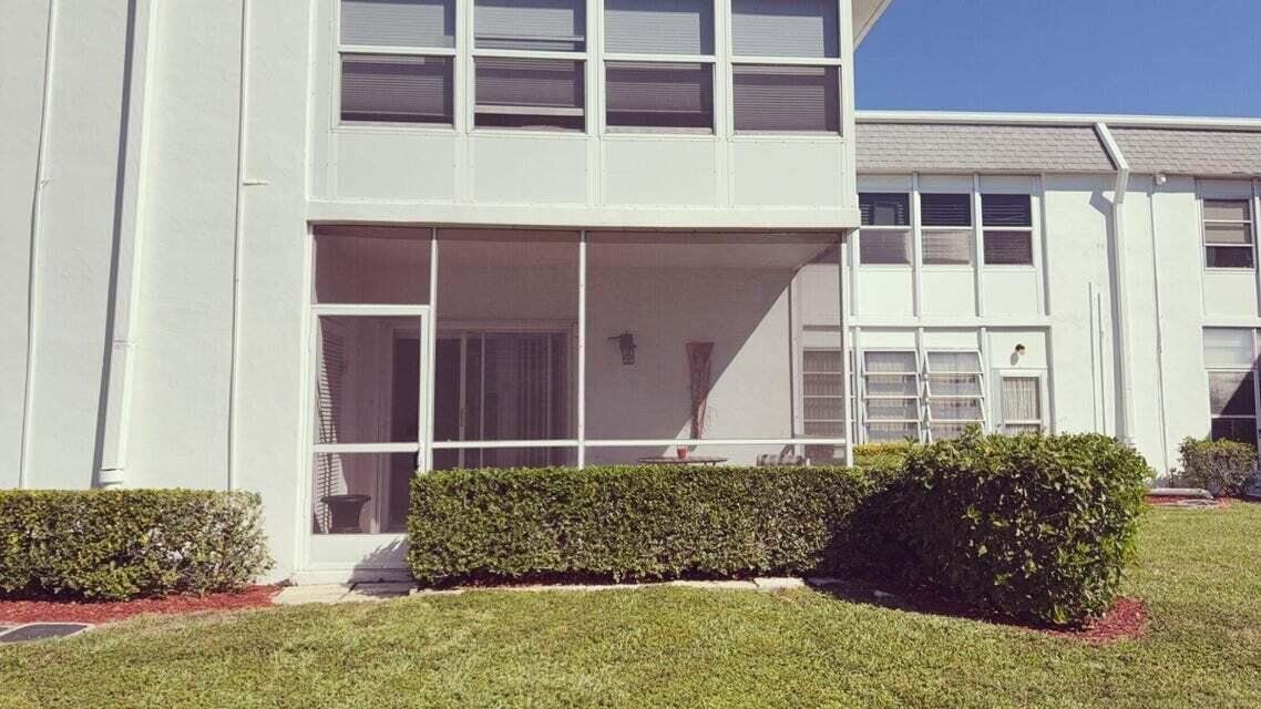 MURRY HILLS APT BLDG COND - Residential