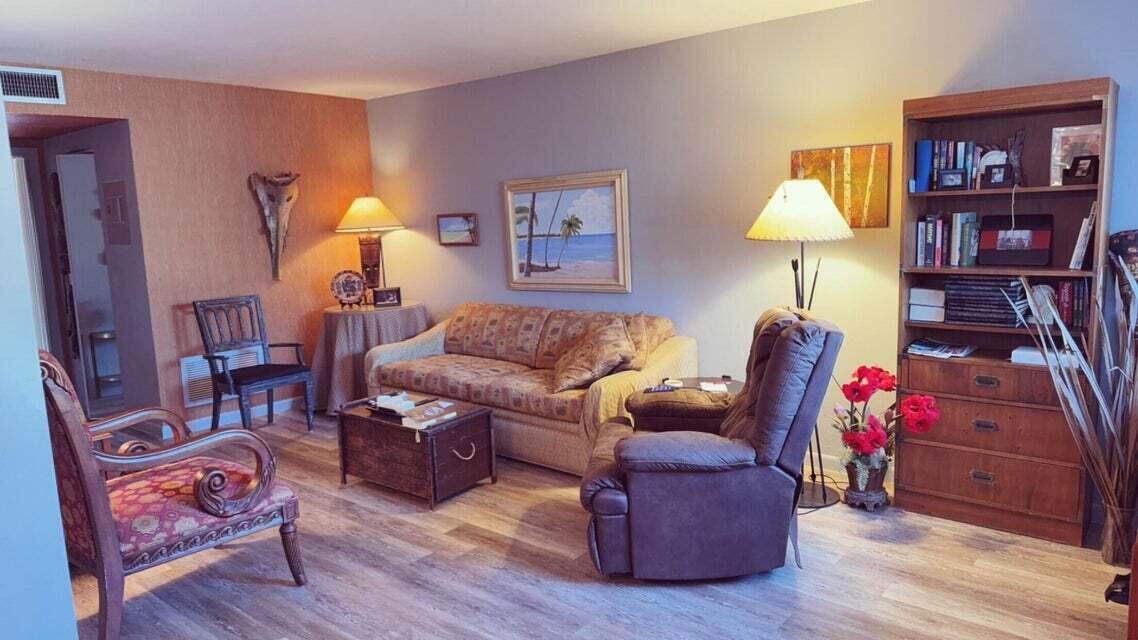 2880 Lake Osborne Drive 104