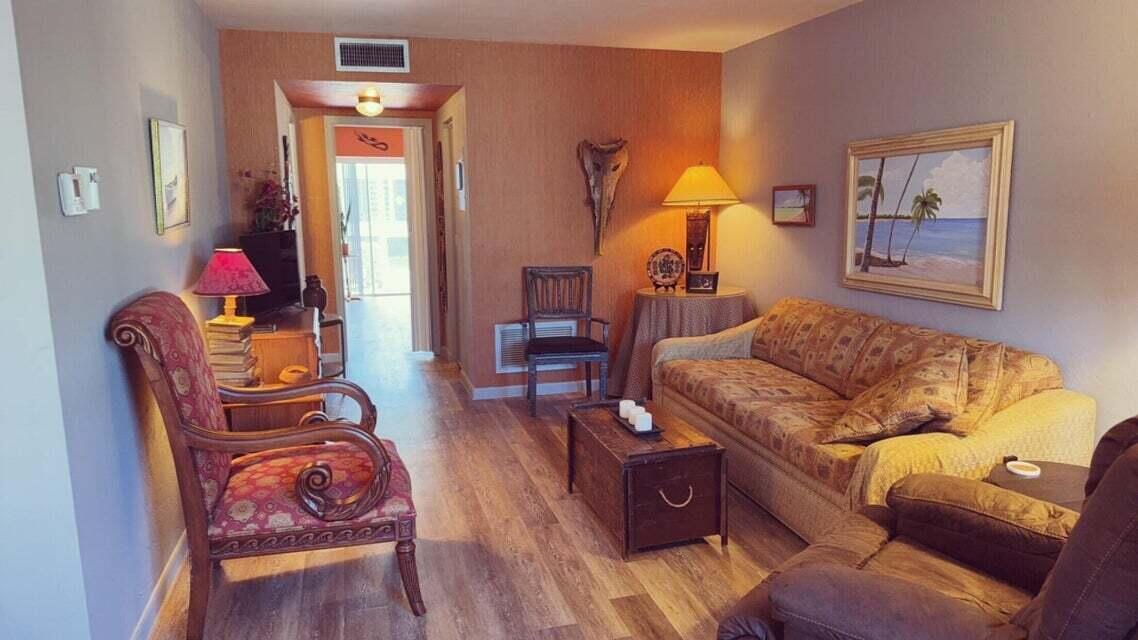 2880 Lake Osborne Drive 104