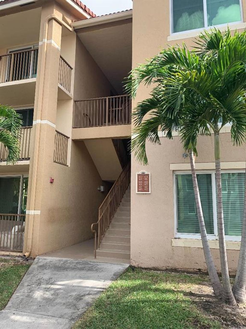 Photo of 615 Villa Circle, Boynton Beach, FL 33435 (MLS # R10762563)