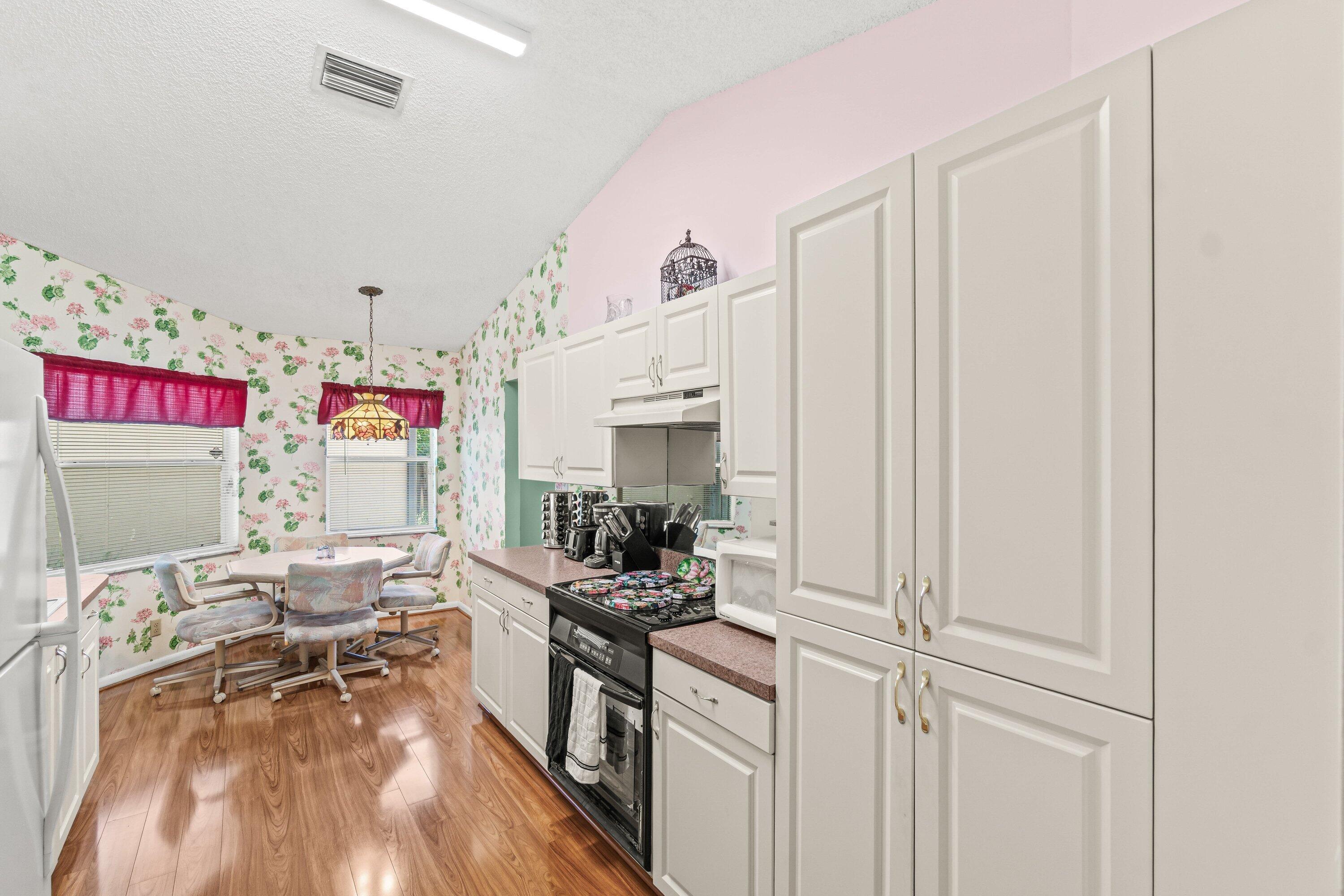 MEADOW LAKE - Residential