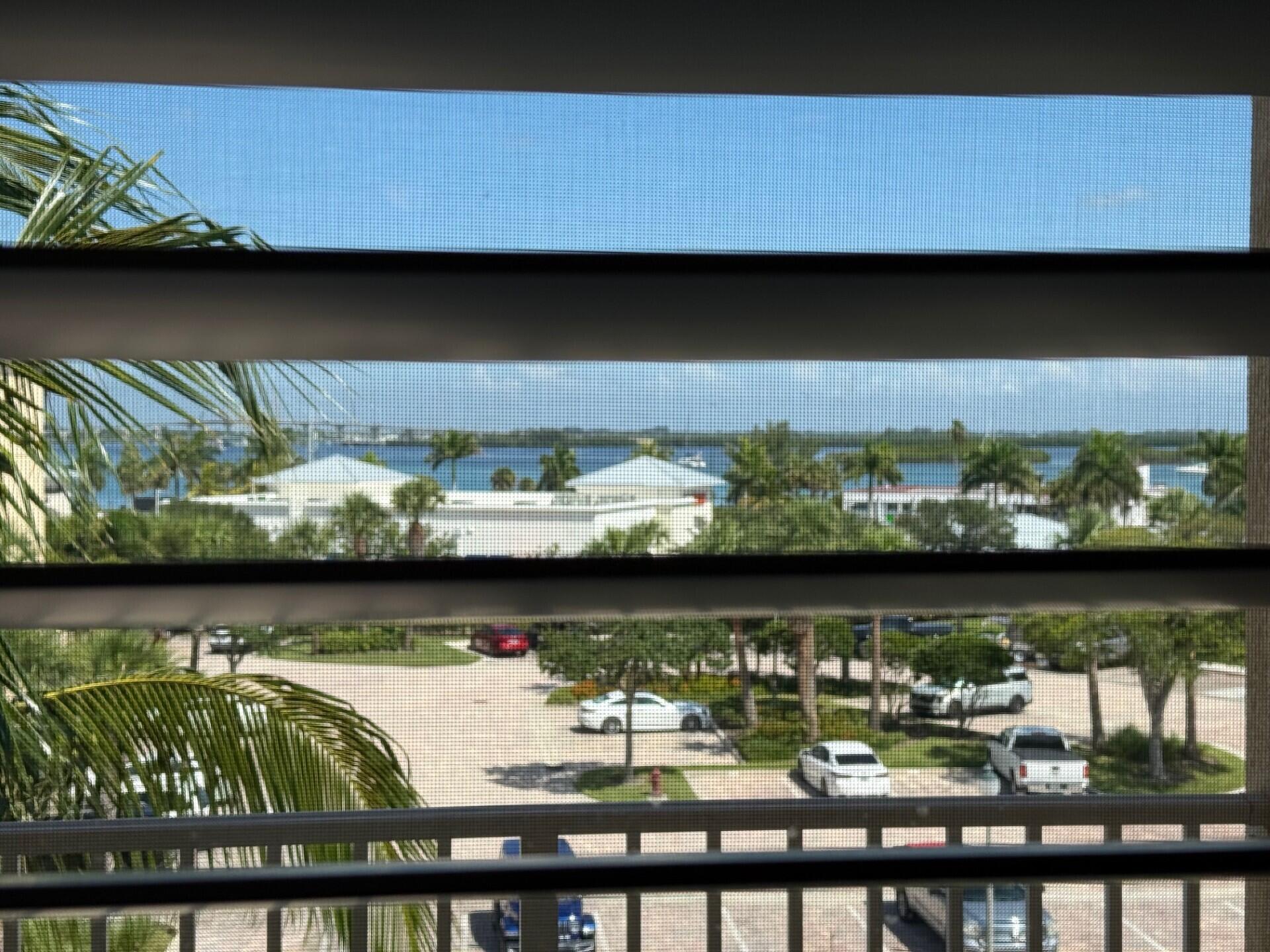 HARBOUR ISLE AT HUTCHINSON ISLAND EAST - Residential