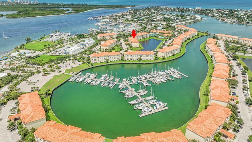 HARBOUR ISLE AT HUTCHINSON ISLAND EAST - Residential