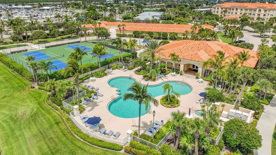 HARBOUR ISLE AT HUTCHINSON ISLAND EAST - Residential