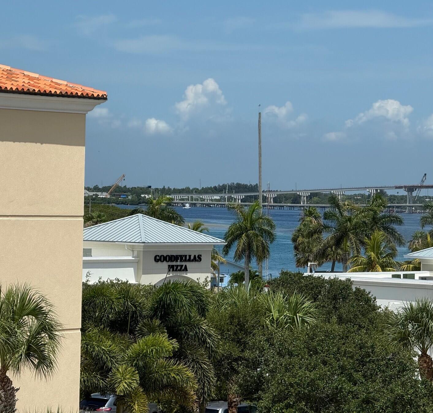 HARBOUR ISLE AT HUTCHINSON ISLAND EAST - Residential