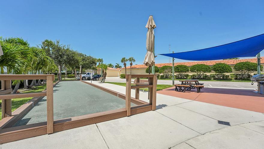 HARBOUR ISLE AT HUTCHINSON ISLAND EAST - Residential