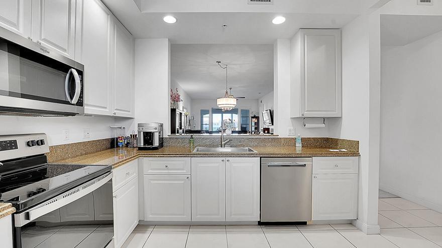 HARBOUR ISLE AT HUTCHINSON ISLAND EAST - Residential