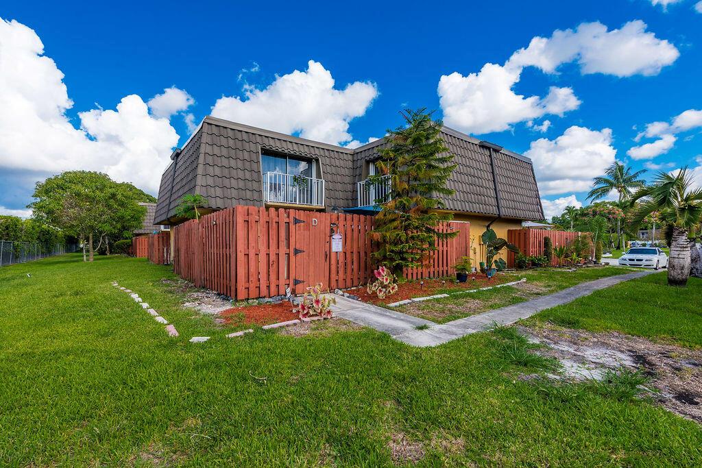 22164 Boca Rancho Drive D, Boca Raton, FL, 33428/$337,000 2 22164 Boca Rancho Drive D