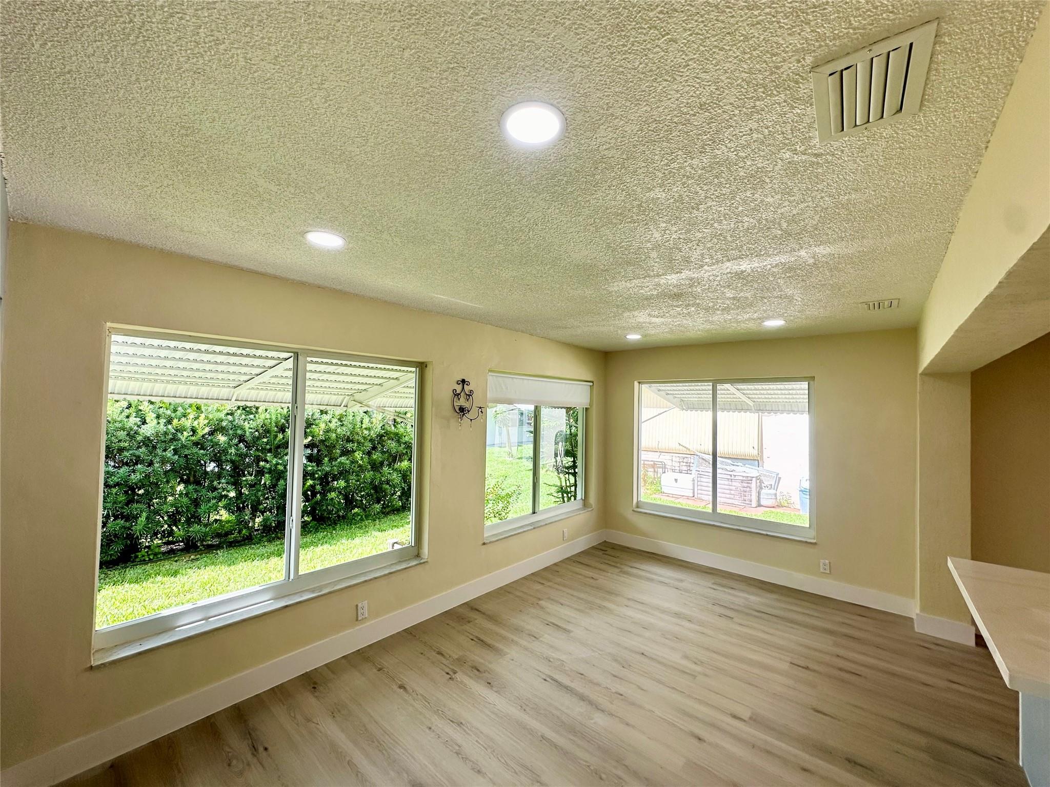 Mainlands Of Tamarac Lake - Residential