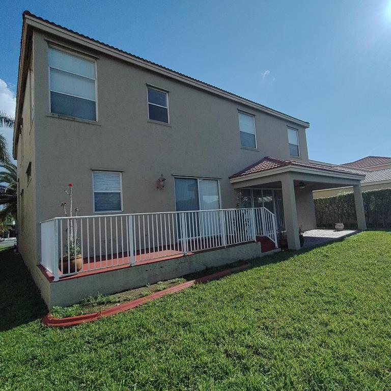 LIDO ISLES - Residential Lease