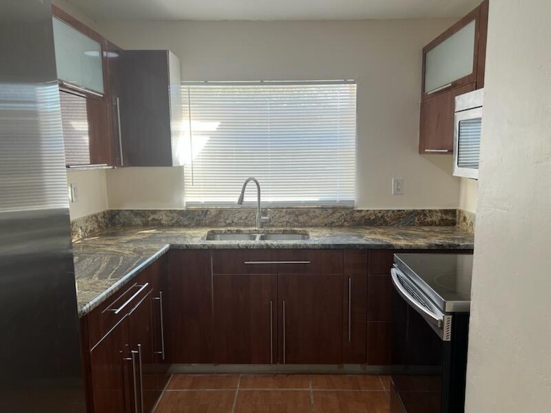 VISTA VERDE TOWNHOUSE - Residential Lease