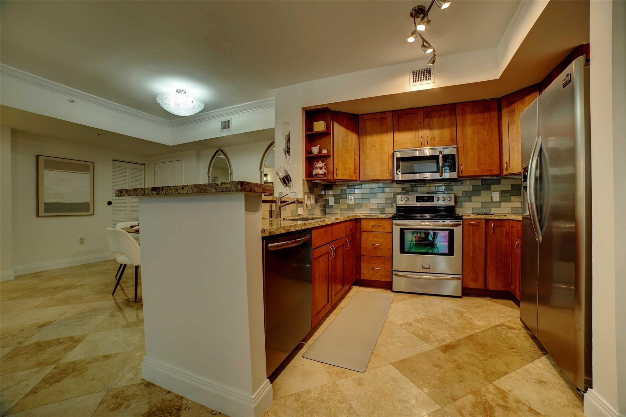 COURTYARDS IN CITYPLACE - Residential Lease