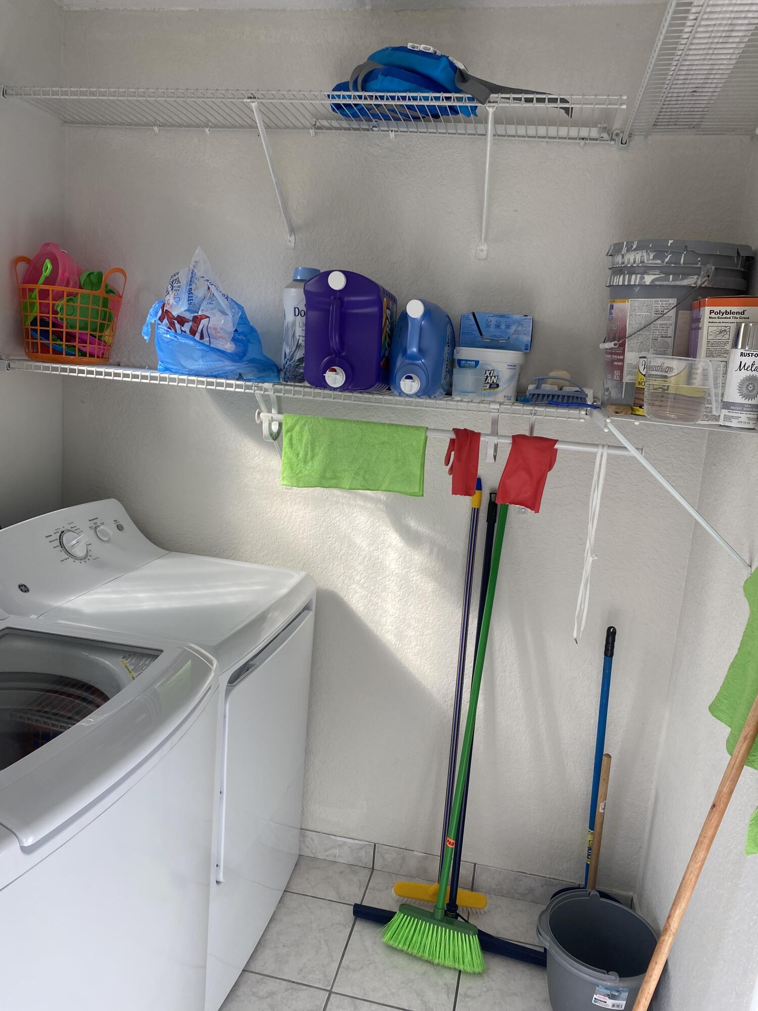 VILLAGE GREEN 4 CONDO - Residential