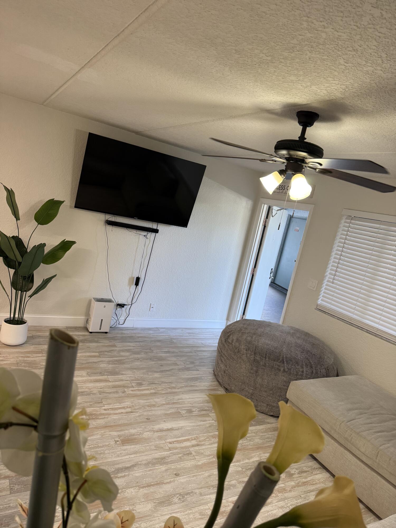 VILLAGE GREEN 4 CONDO - Residential