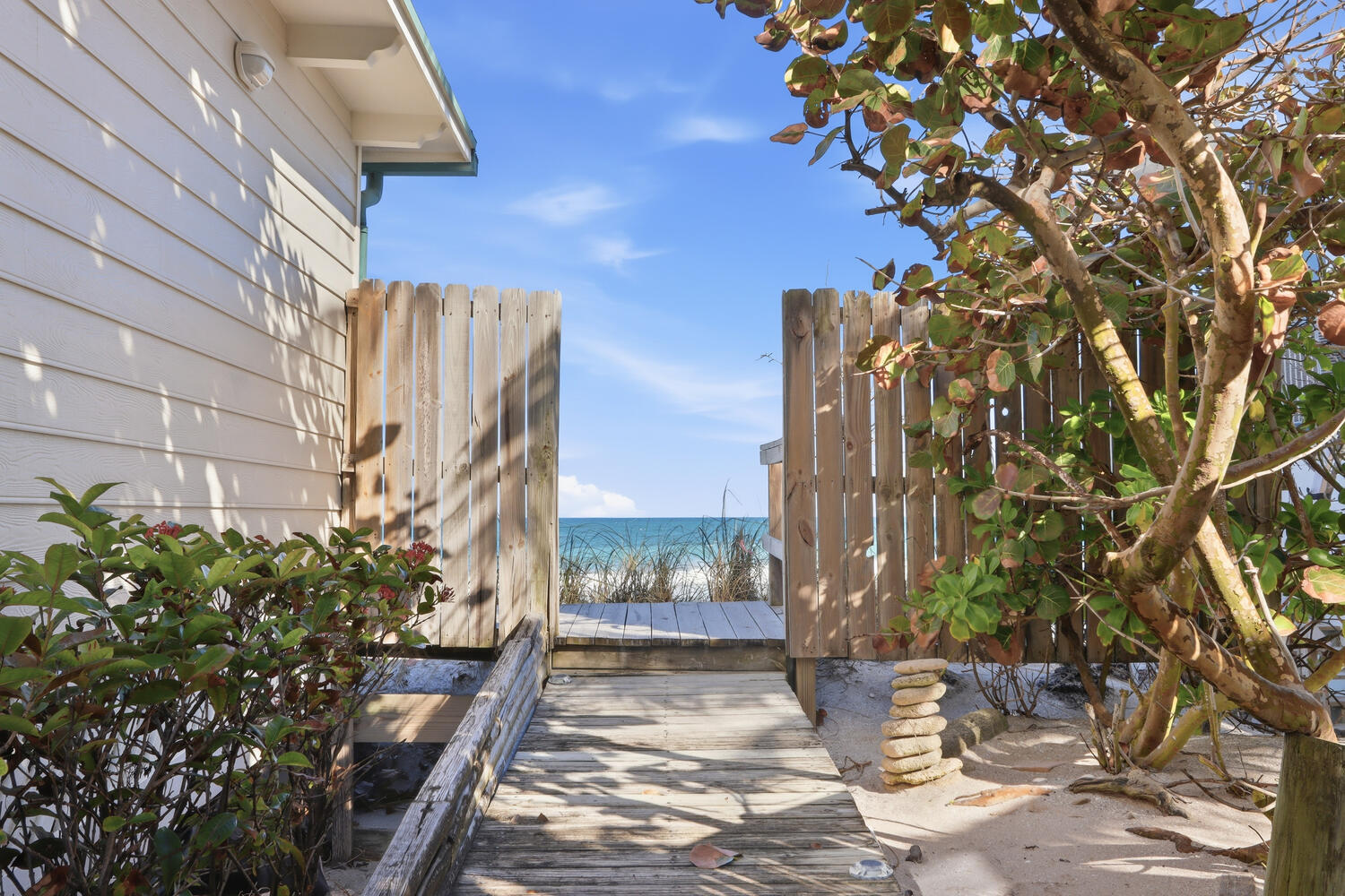 YACHT CLUB BEACH - Residential