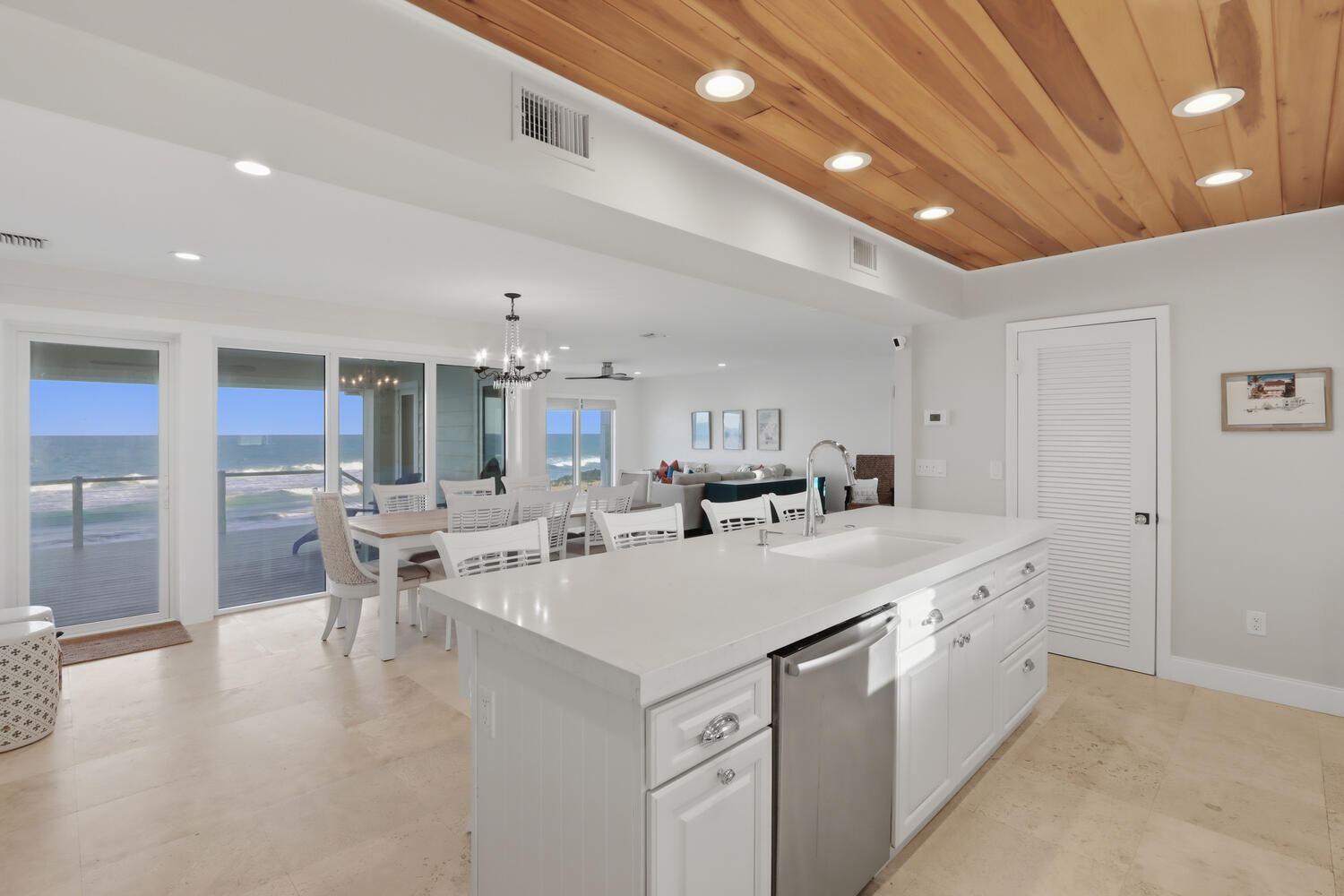 YACHT CLUB BEACH - Residential