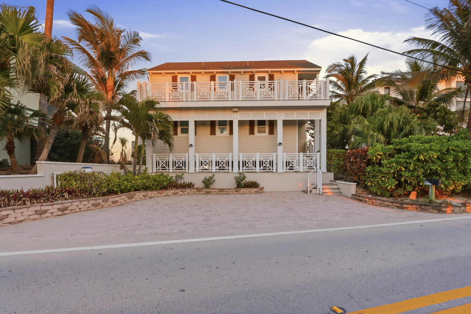YACHT CLUB BEACH - Residential