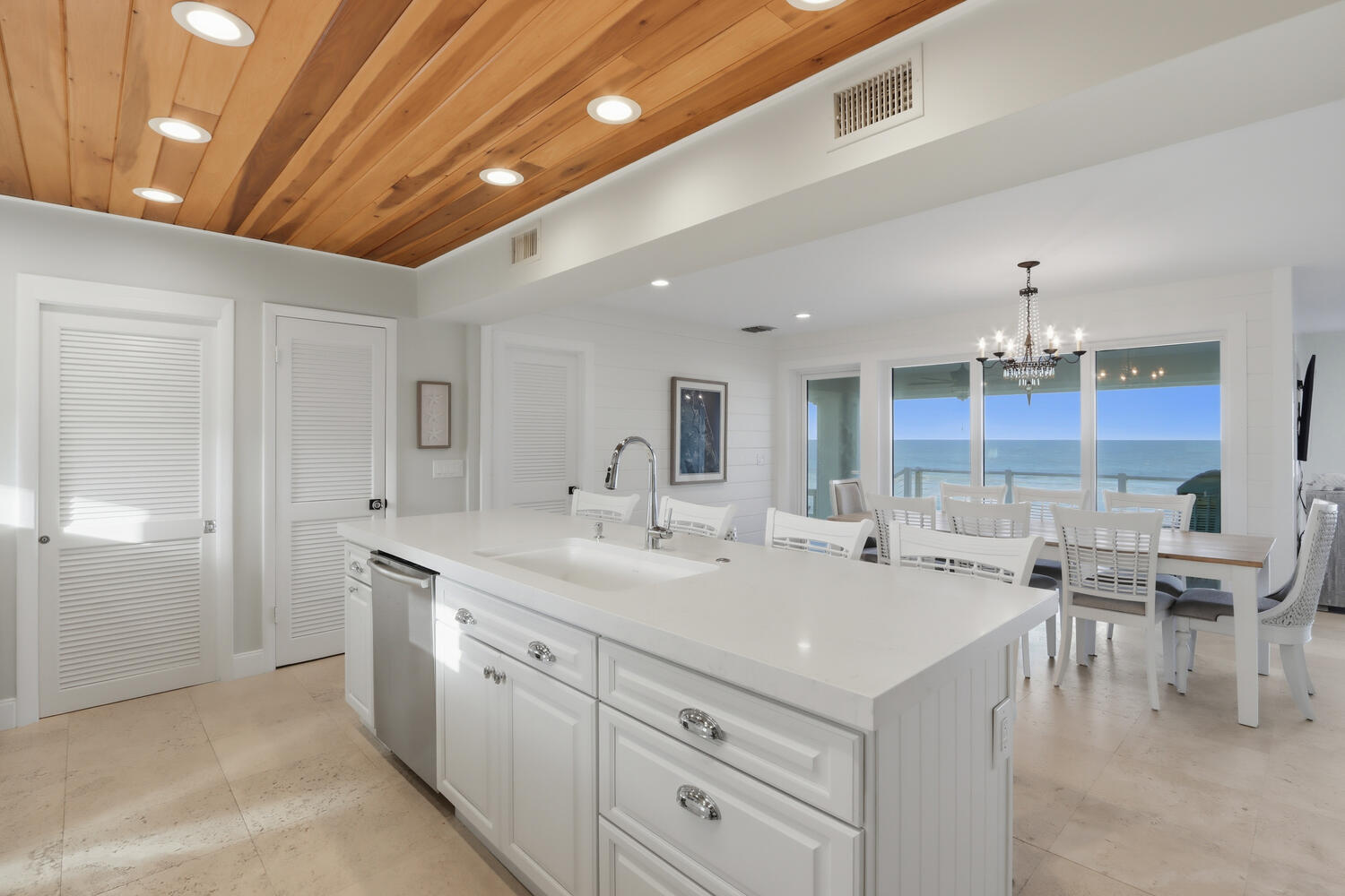 YACHT CLUB BEACH - Residential