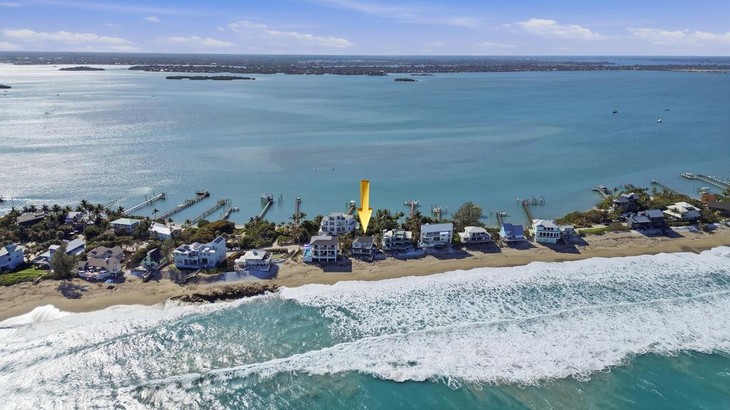 Photo of 1031 SE Macarthur Boulevard, Stuart, FL 34996 (MLS # R11164240)