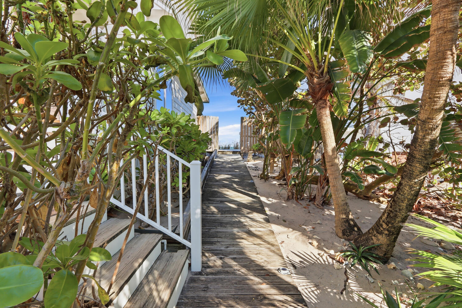 YACHT CLUB BEACH - Residential